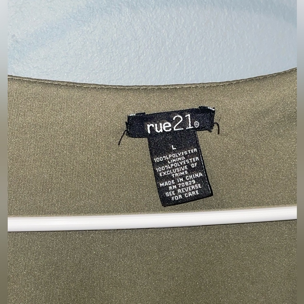 Romper - Picture 2 of 6